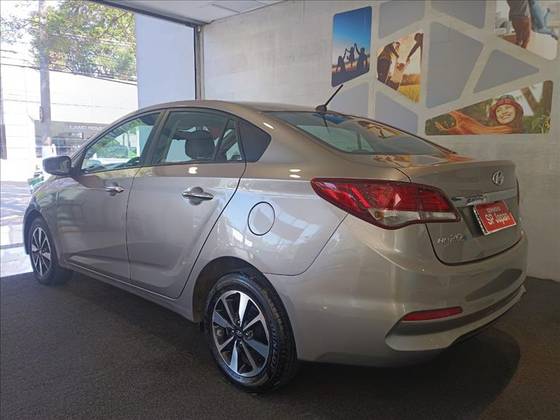 HYUNDAI HB20S 1.6 COMFORT PLUS 16V FLEX 4P AUTOMÁTICO